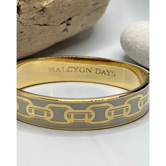 Halcyon Days Chain Cream & Gold Hinged Bangle - Picture 8 of 16